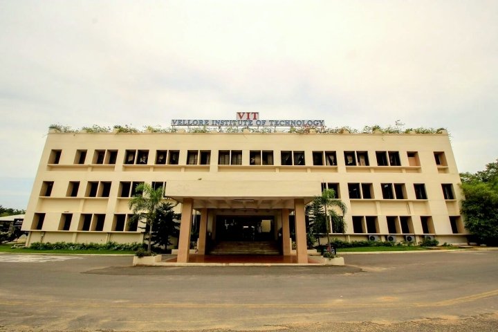 VIT Vellore: Admission, Courses, Fees, Placements